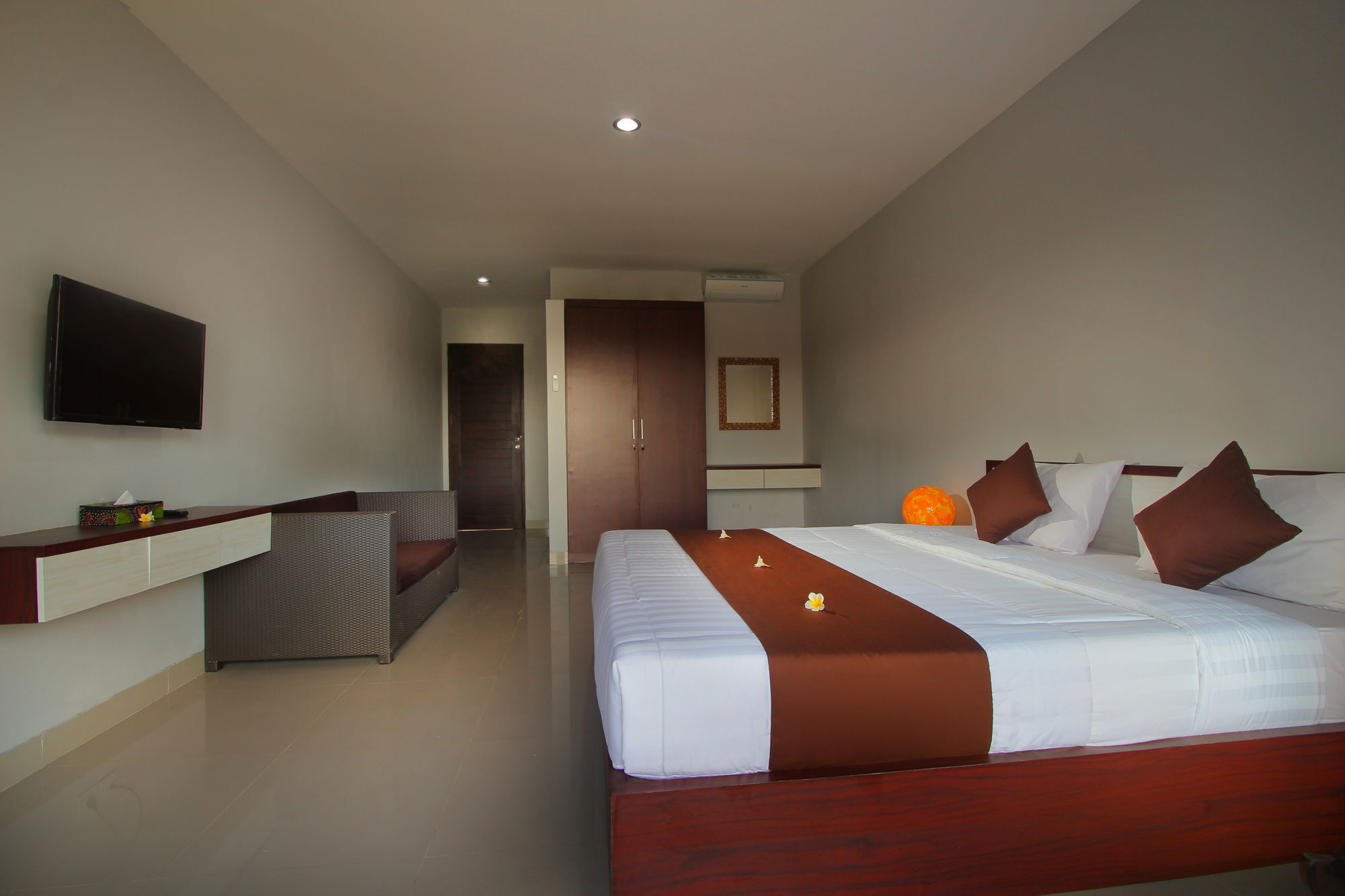Srikandi Inn Kuta Selatan Extérieur photo