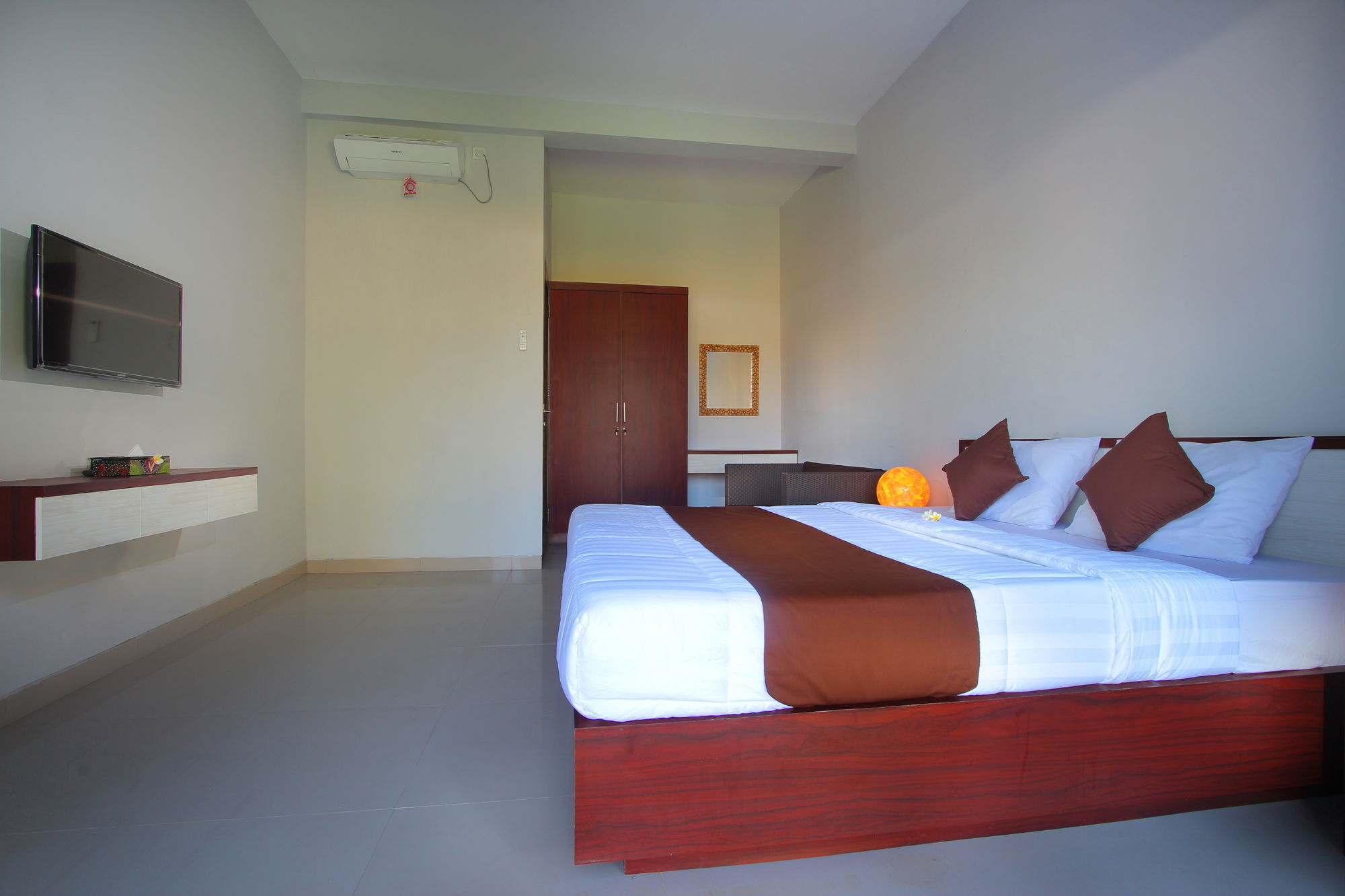 Srikandi Inn Kuta Selatan Extérieur photo